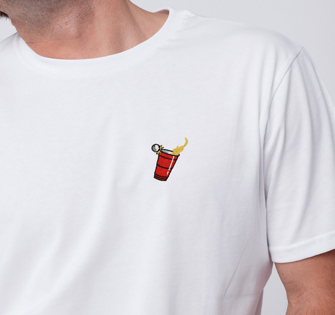 Beerpong Randtreffer | Besticktes Bio Baumwoll Unisex T-Shirt