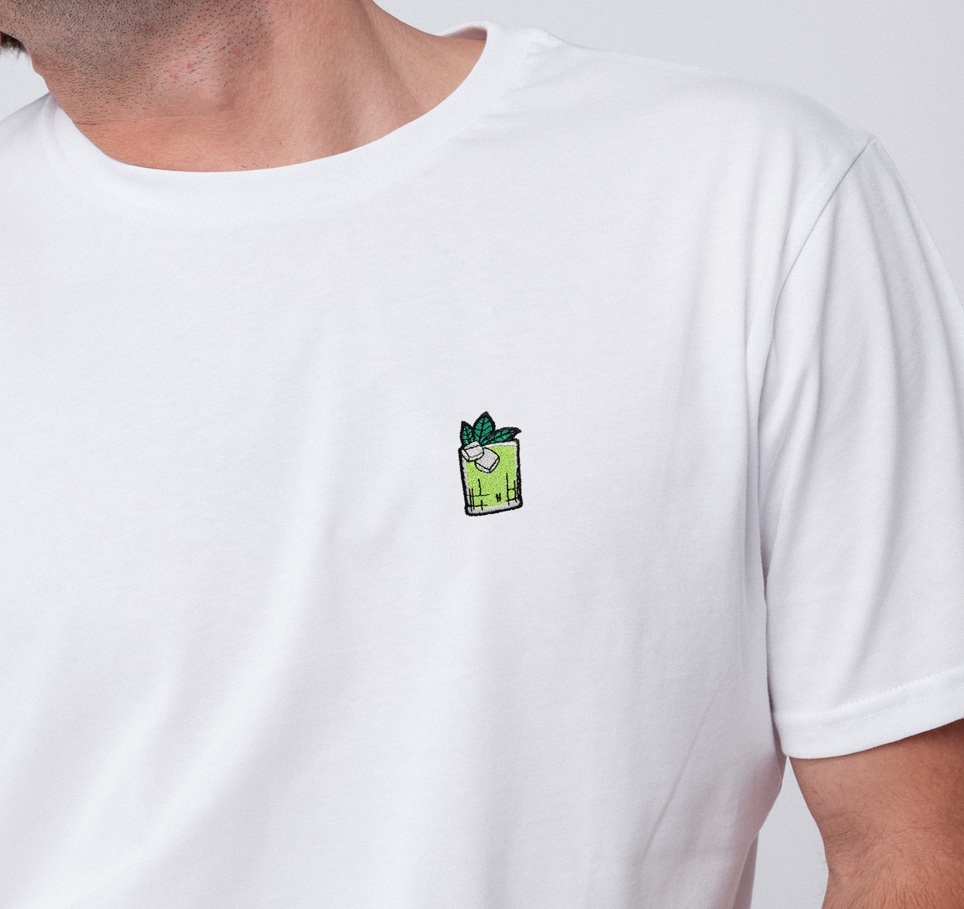 Gin Basil Smash | Besticktes Bio Baumwoll Unisex T-Shirt