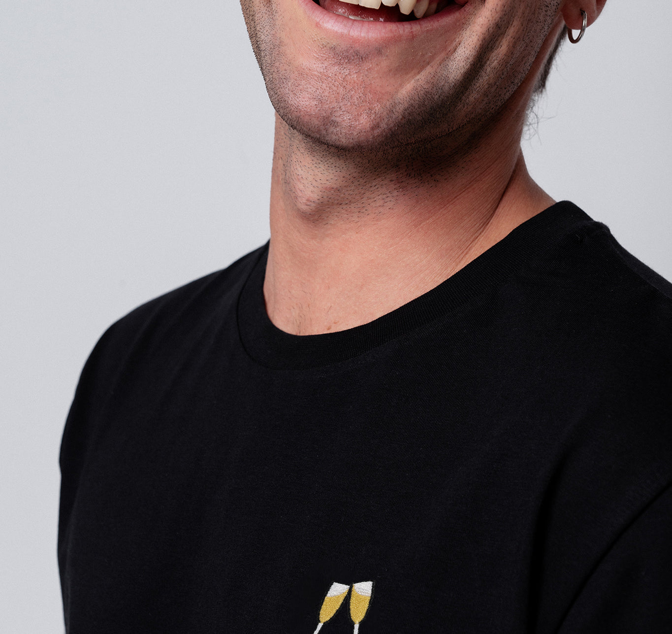 Sekt | Besticktes Bio Baumwoll Unisex T-Shirt