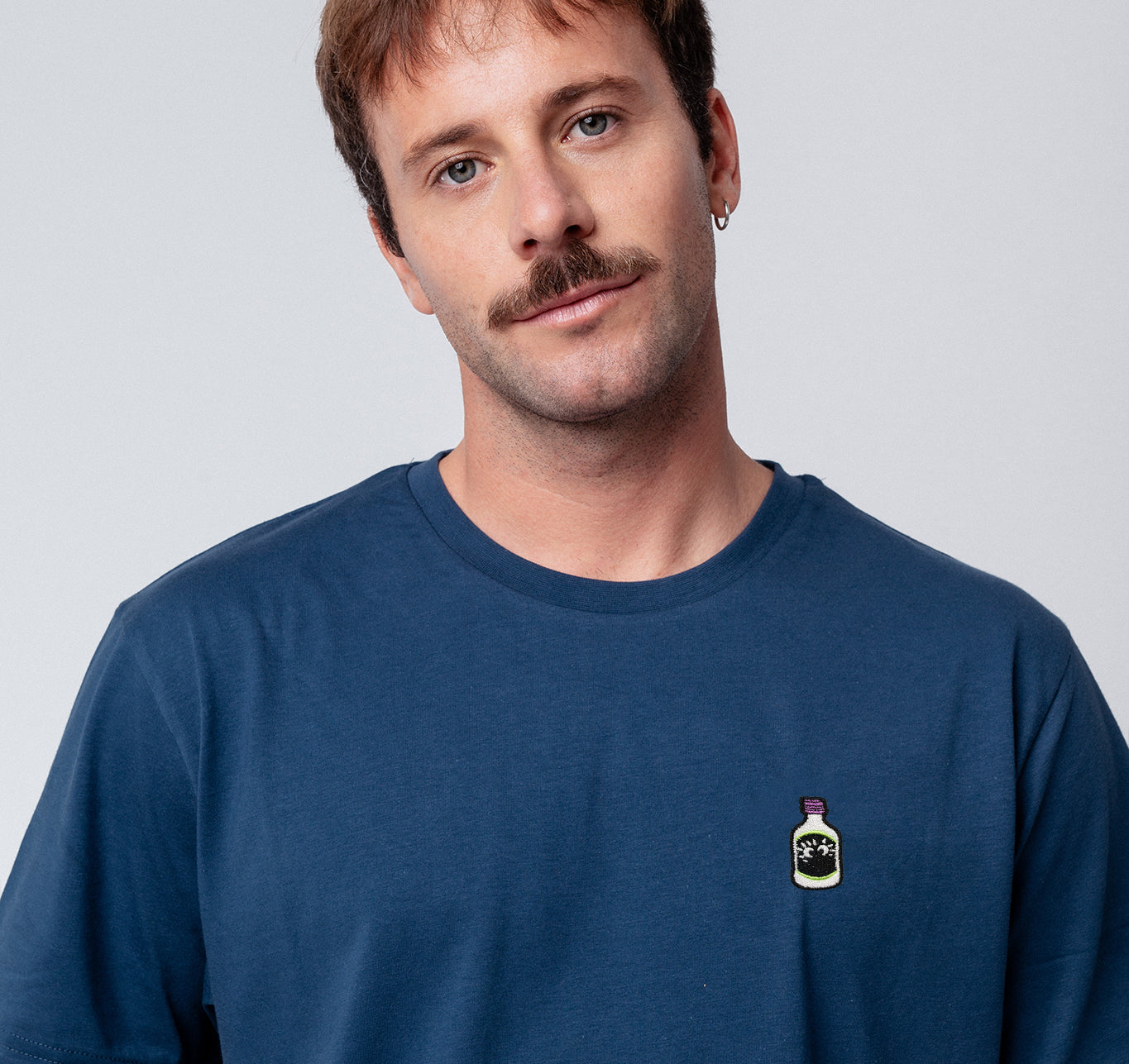 Kleiner Feigling | Besticktes Bio Baumwoll Unisex T-Shirt