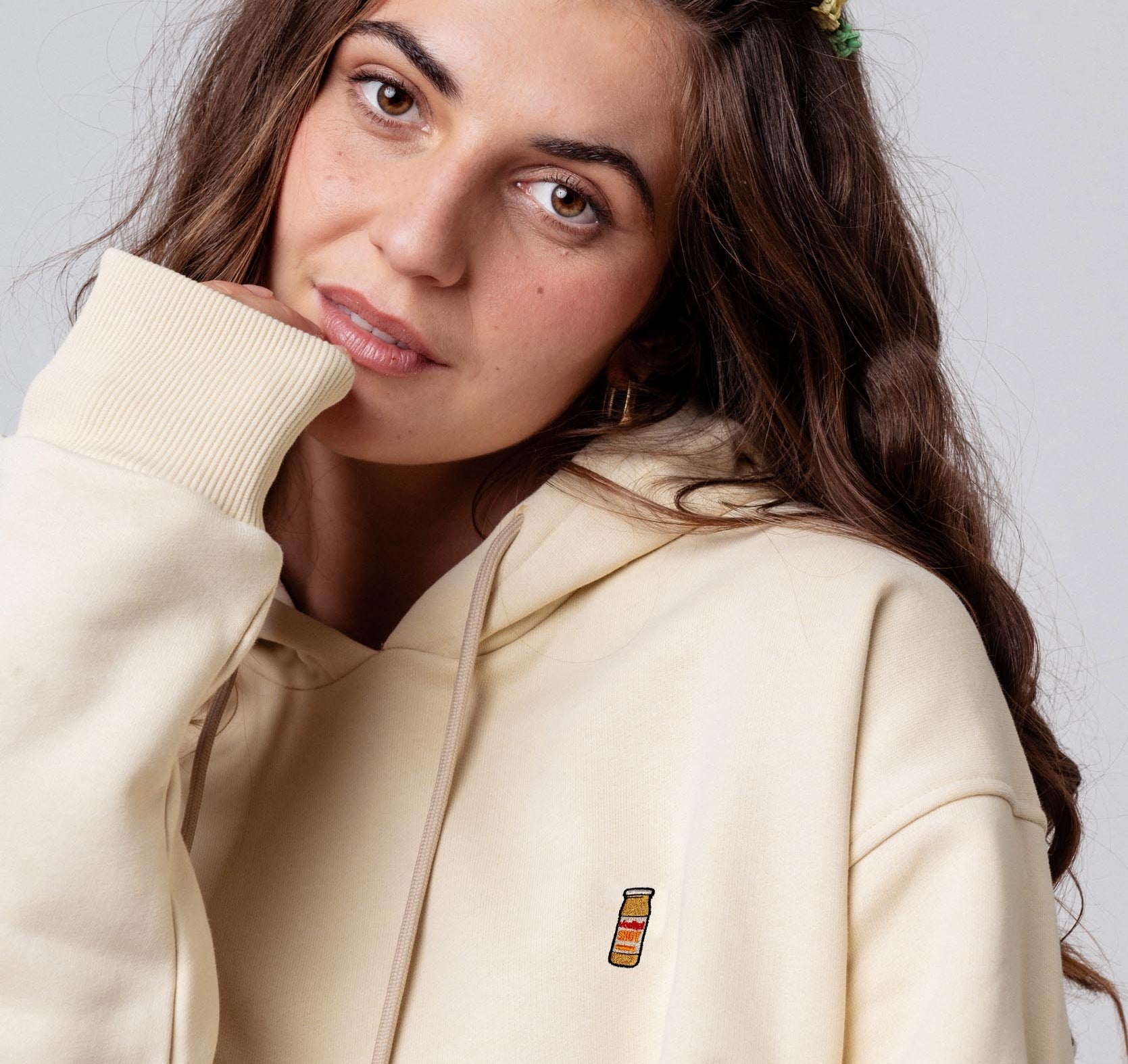 Voelkel Ingwer Shot | Bestickter Bio-Baumwoll Unisex Hoodie