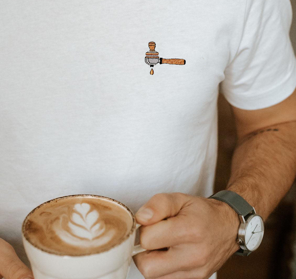 Siebträger & Tamper | Besticktes Bio Baumwoll Unisex T-Shirt