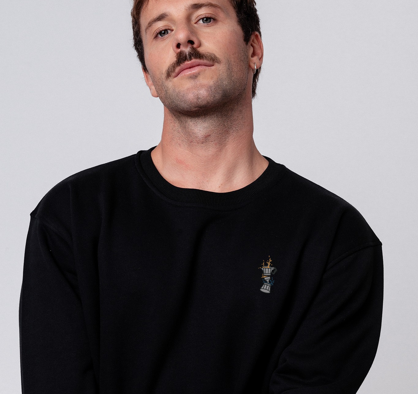 Espressokocher Boom | Bestickter Bio-Baumwoll Unisex Pullover