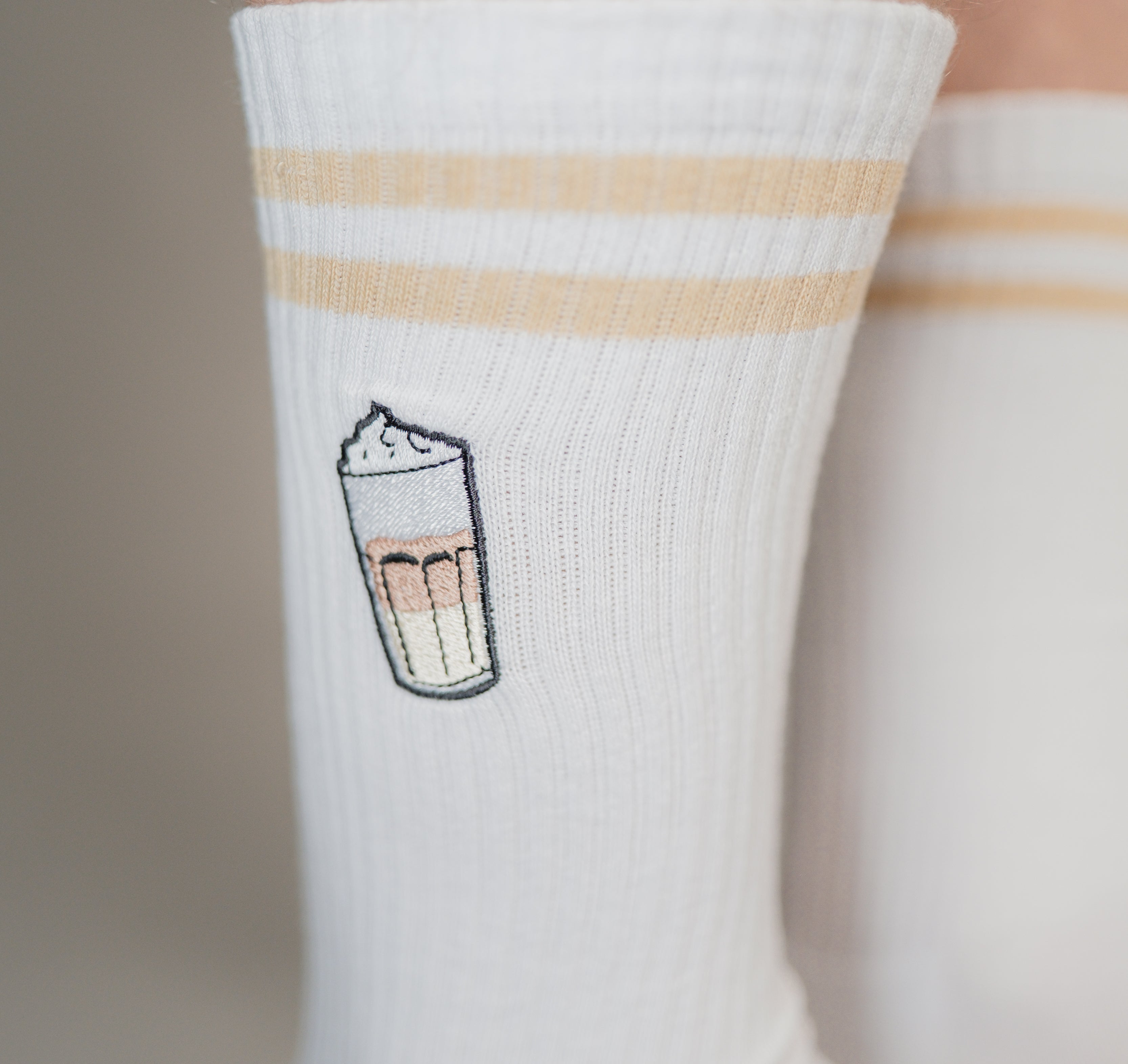 Latte Macchiato | Bestickte Bio Baumwoll Socken