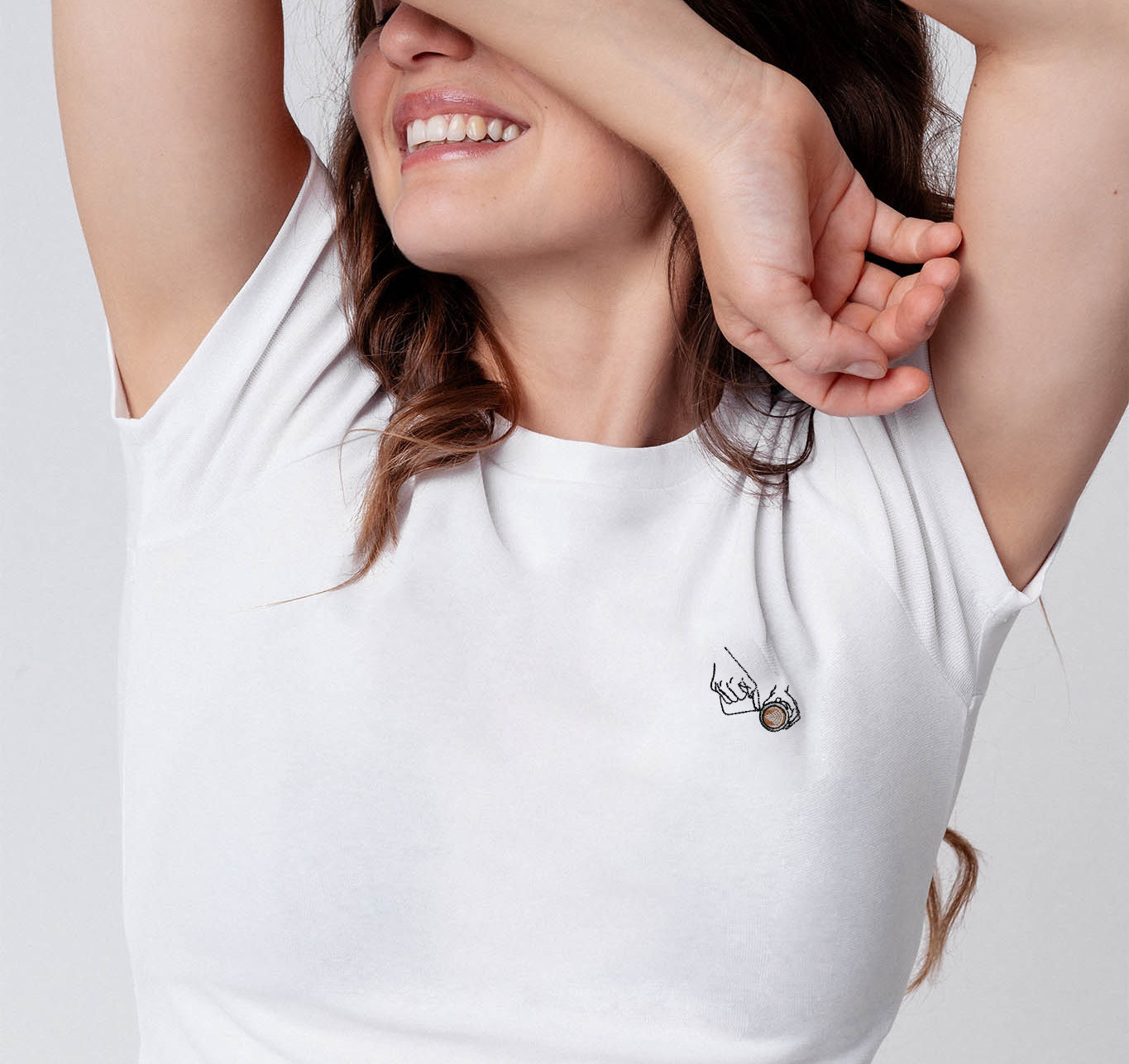Latte Art | Besticktes Bio Baumwoll Cropped T-Shirt