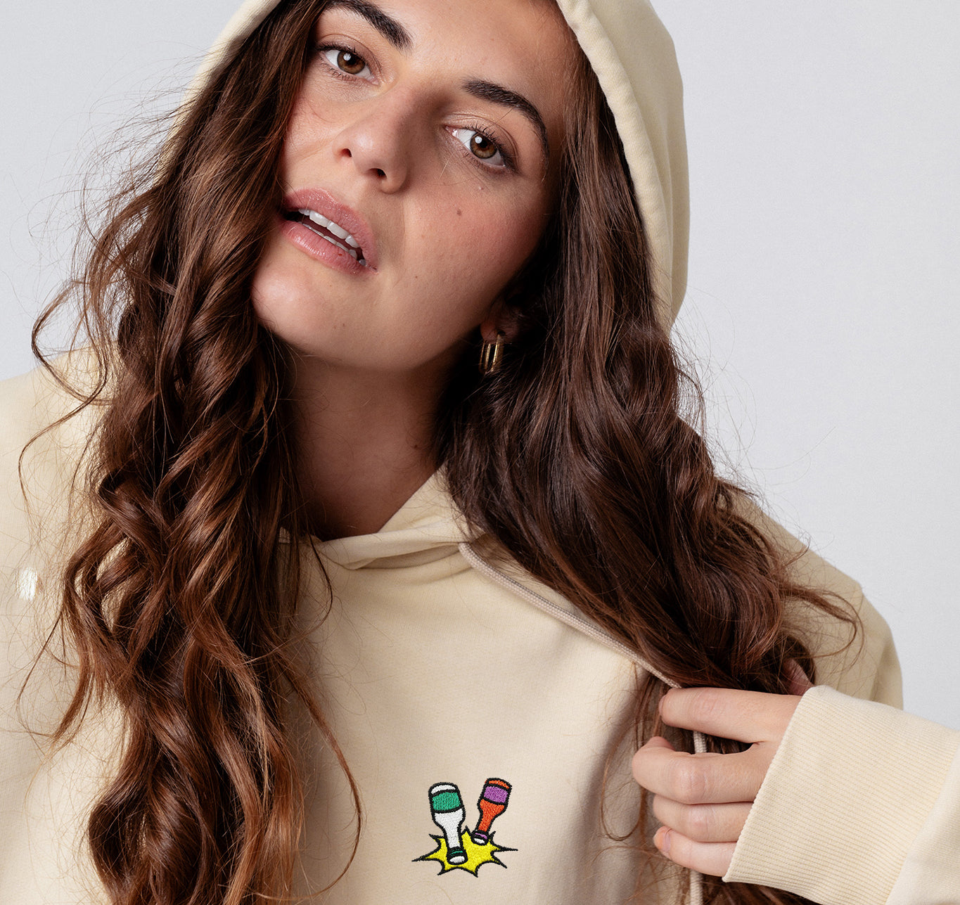 Felpa con cappuccio da donna in cotone biologico ricamato Little Knocker |