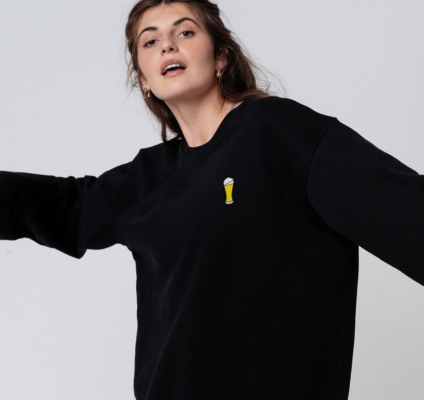 Maglione da donna in cotone biologico ricamato White Beer |