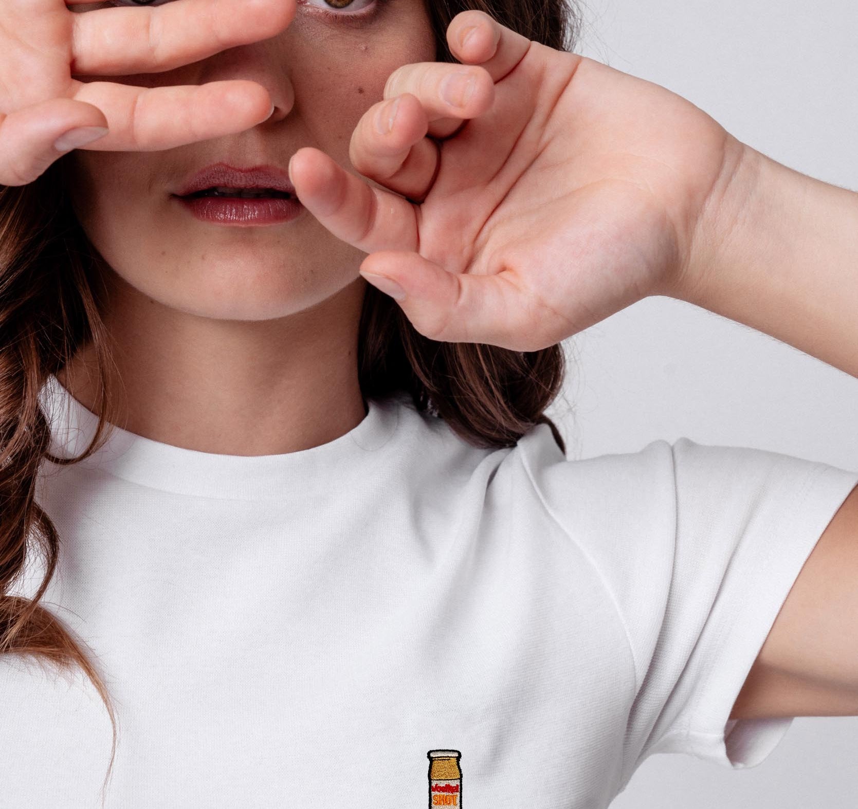 Voelkel Ingwer Shot | Besticktes Bio Baumwoll Cropped T-Shirt