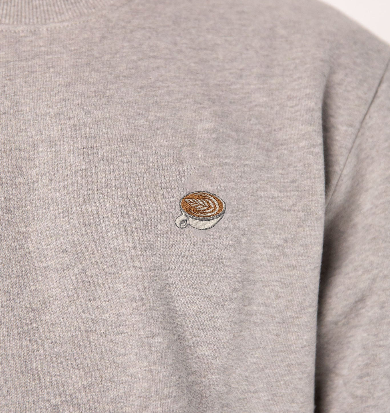 Flat White | Bestickter Bio-Baumwoll Unisex Pullover