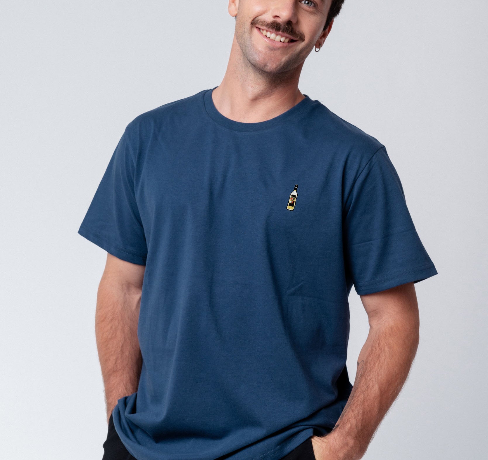 Kirschwasser | Besticktes Bio Baumwoll Unisex T-Shirt