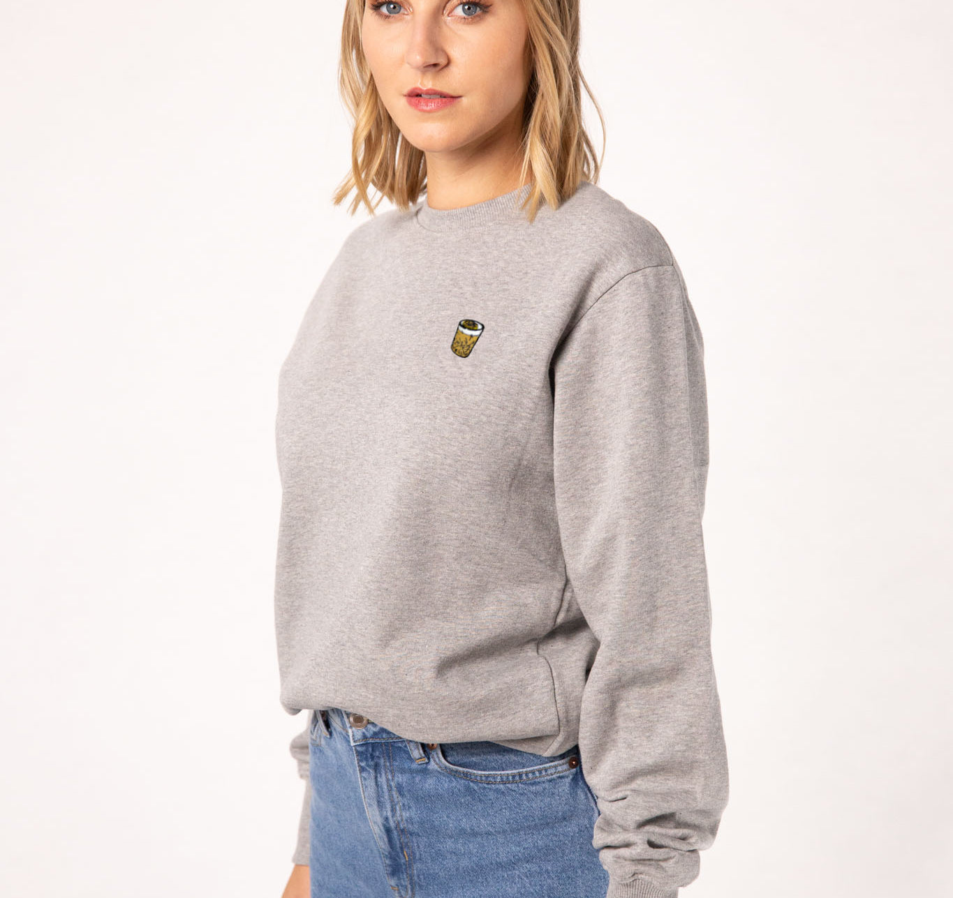 Maglione da donna in cotone organico ricamato in Whisky Sour